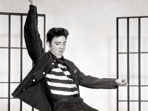 ELVIS PRESLEY IMITATÖR - OBS du behöver ej se ut som Elvis, endast vara duktig på att imitera hans minspel och lite rörelse.